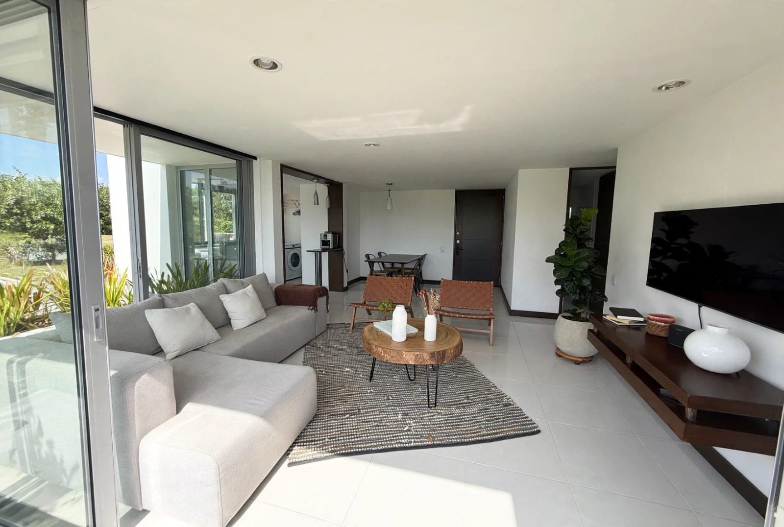 Apartamento en arriendo en Loma del Esmeraldal, Envigado — foto 2 de 15
