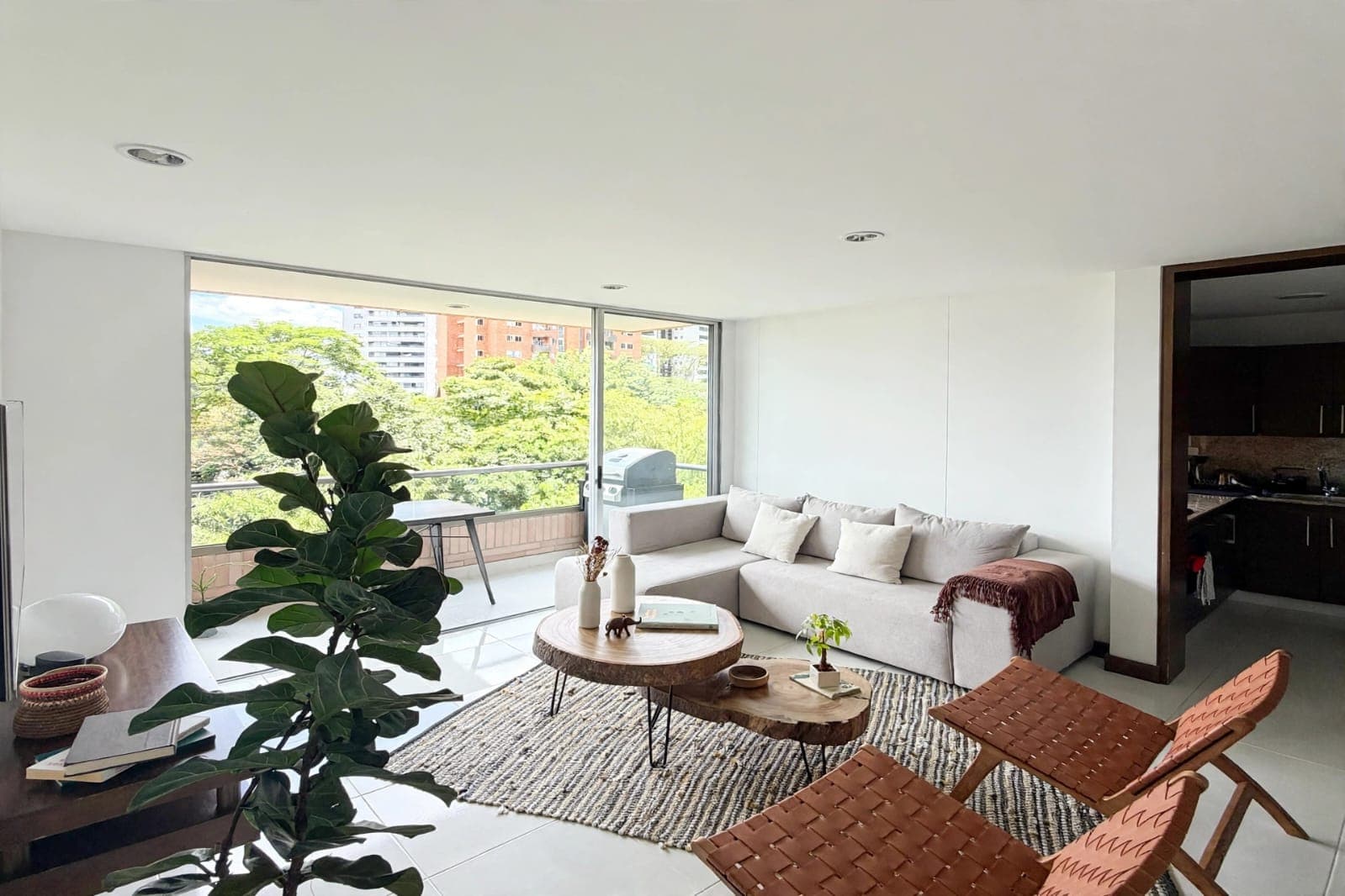 Apartamento en arriendo en Loma del Esmeraldal, Envigado — foto 3 de 15