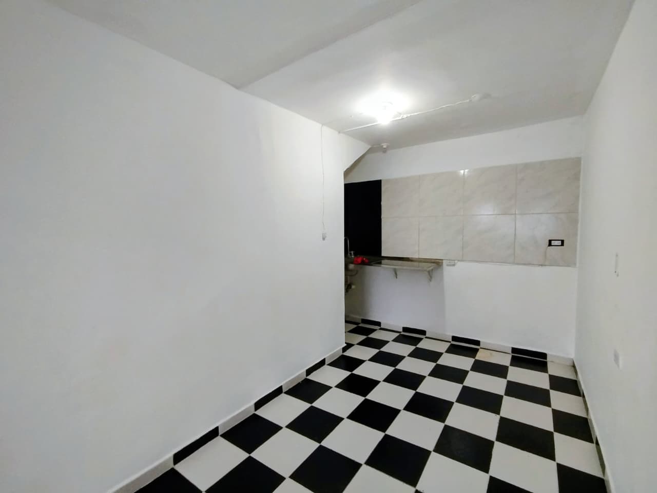 Local en arriendo en La Gloria, Belen, Medellín — foto 4 de 12