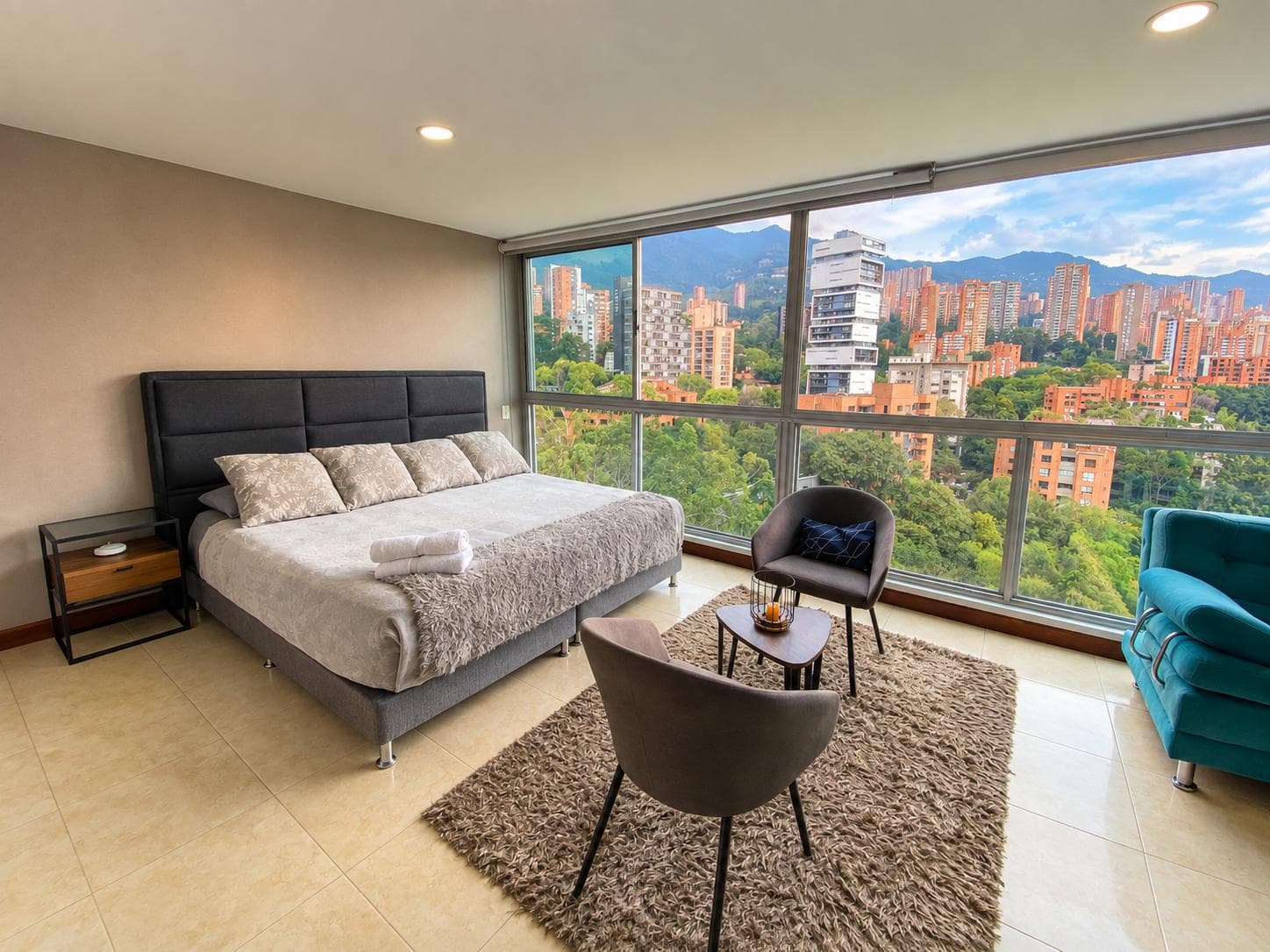 Apartamento en arriendo en Las Lomas, Poblado, Medellín — foto 1 de 15