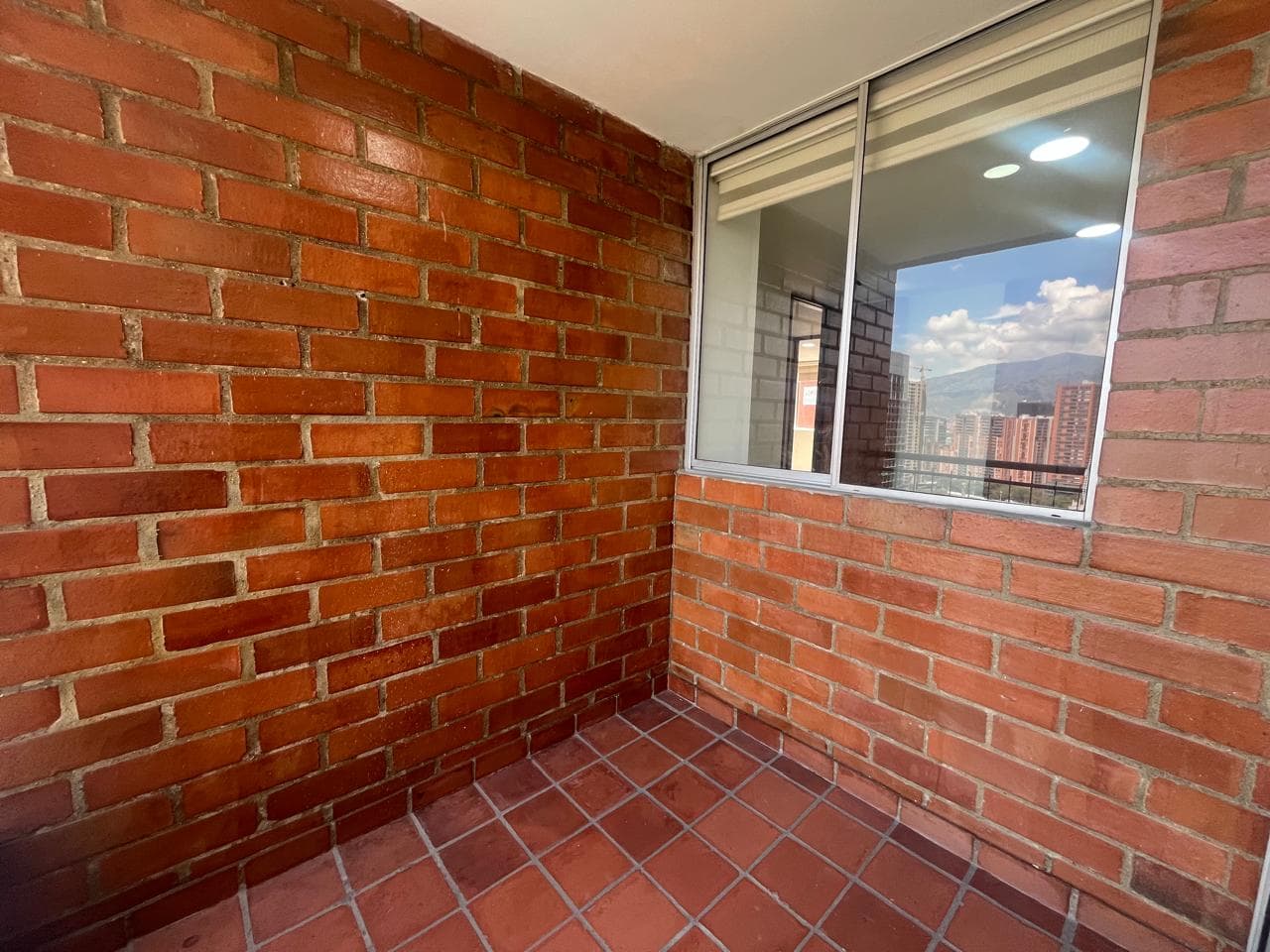 Apartamento en arriendo en Castropol, Poblado, Medellín — foto 3 de 20