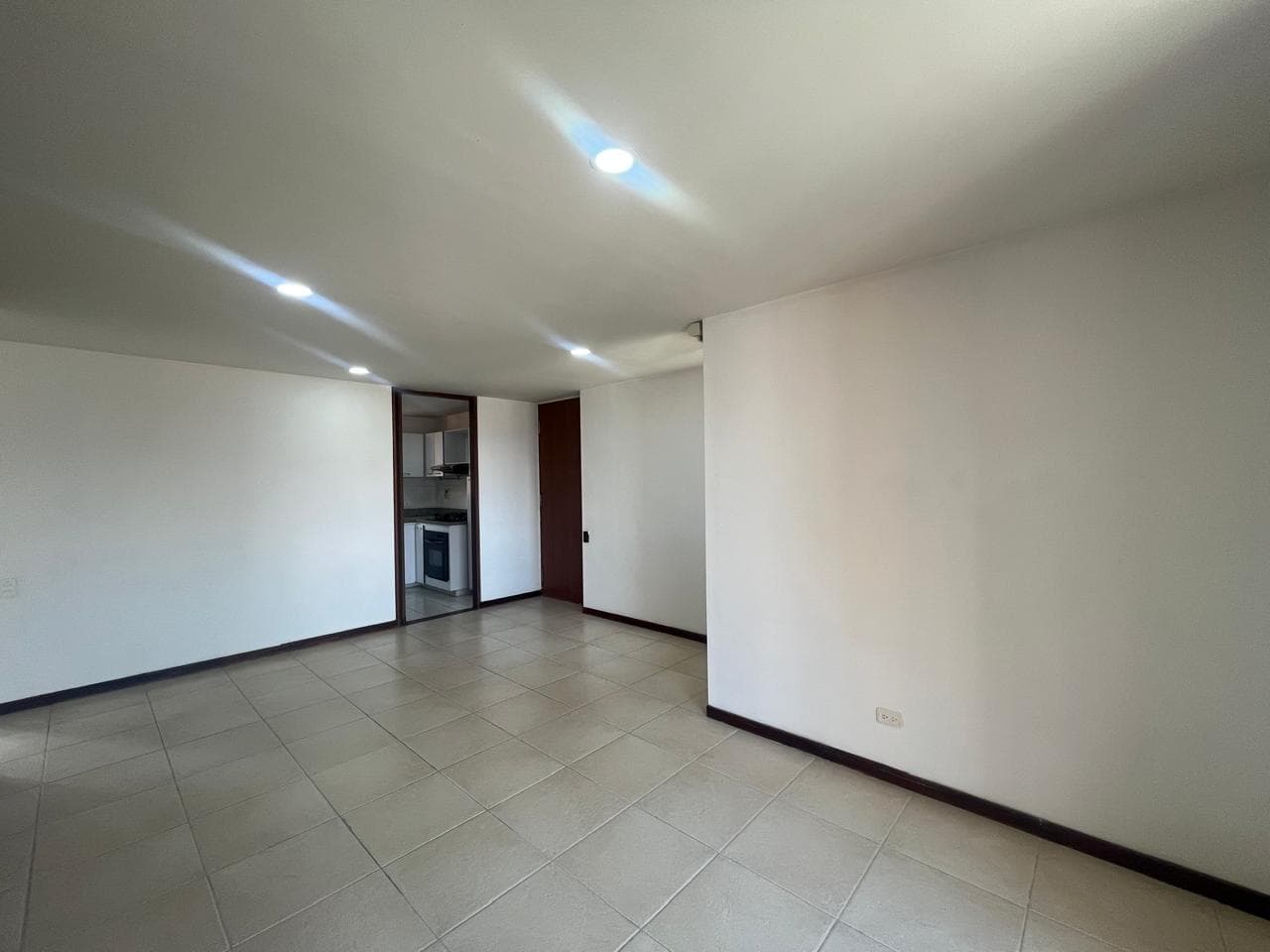 Apartamento en arriendo en Castropol, Poblado, Medellín — foto 5 de 20