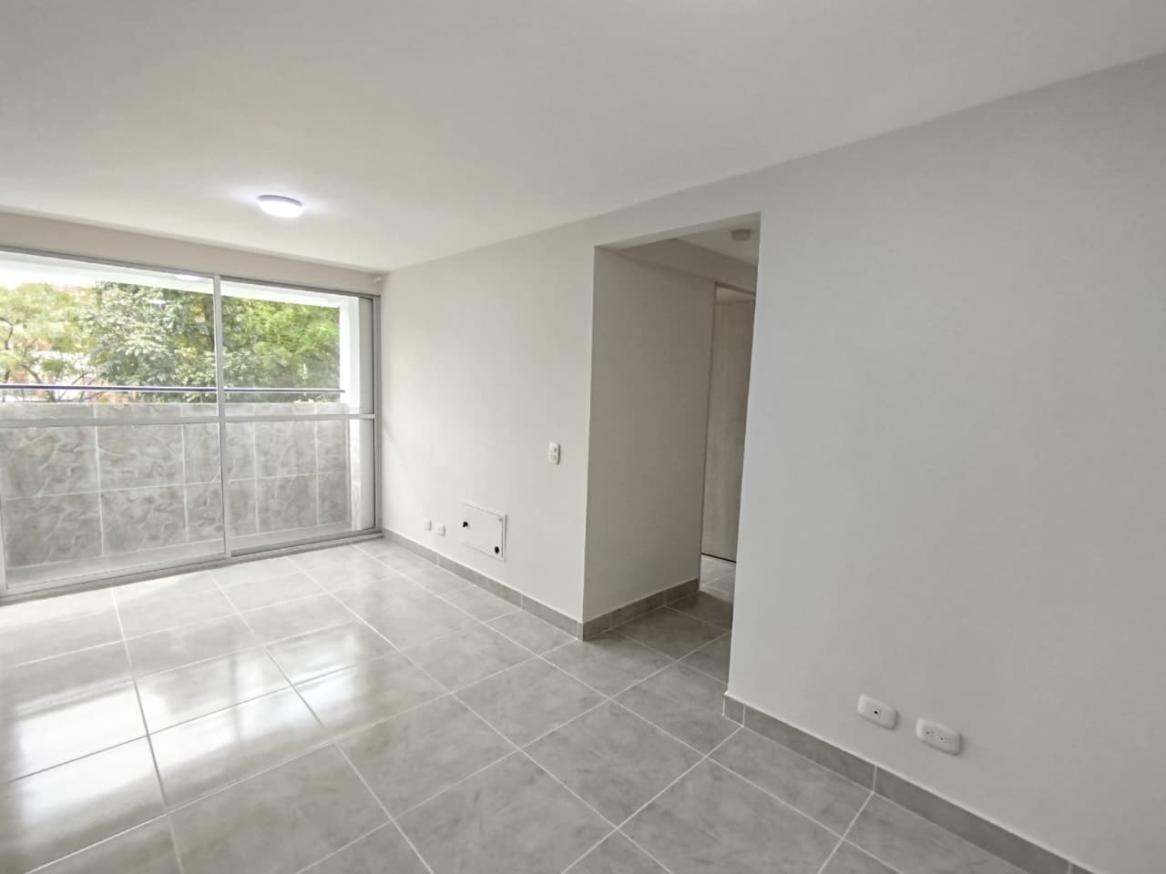Apartamento en arriendo en Loma de los Bernal, Belen, Medellín — foto 2 de 16