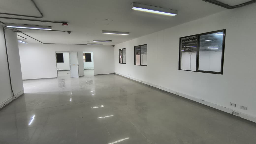 Bodega en arriendo en Girardota — foto 1 de 17
