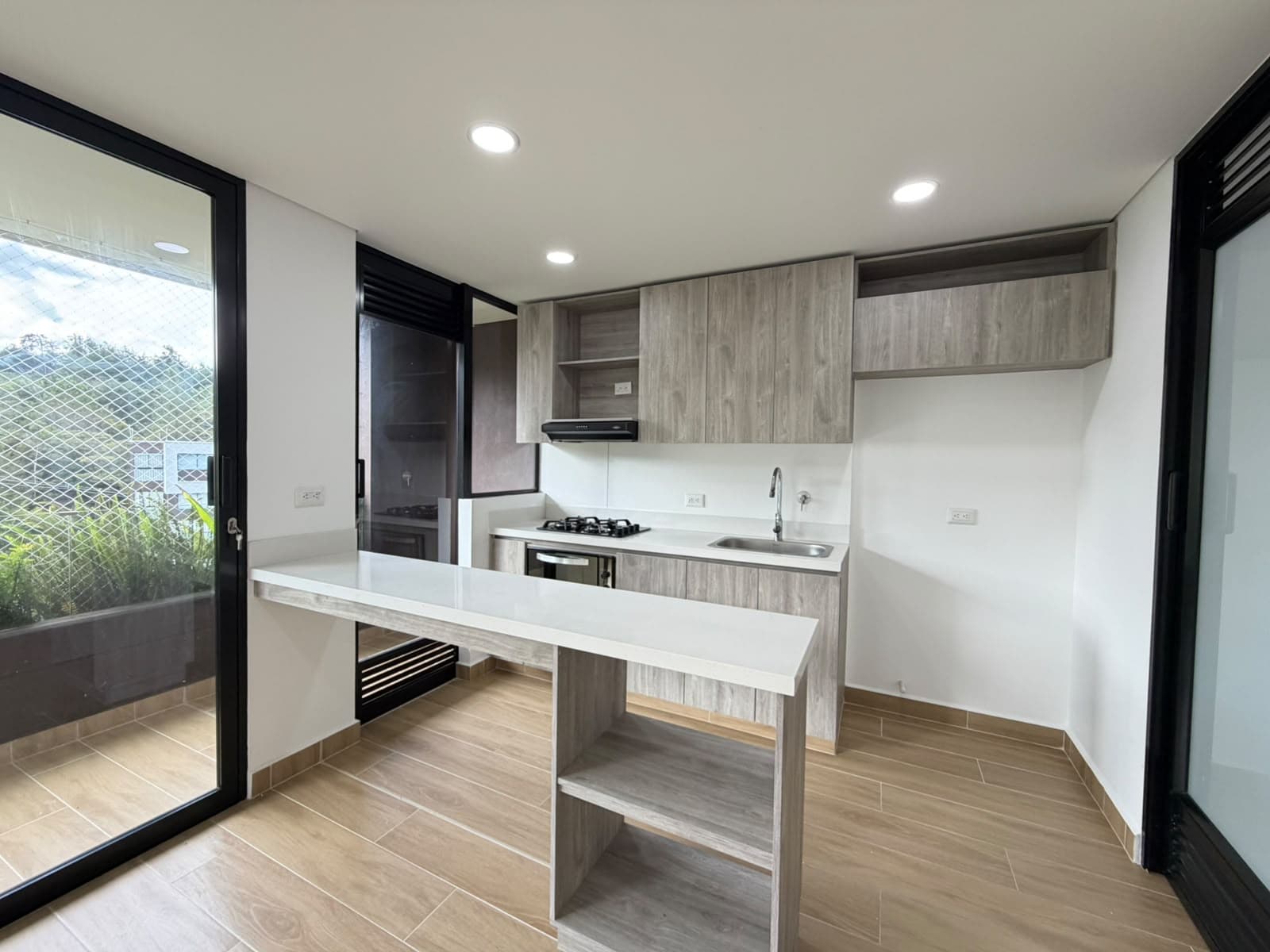 Apartamento en arriendo en El Retiro Campestre — foto 1 de 13