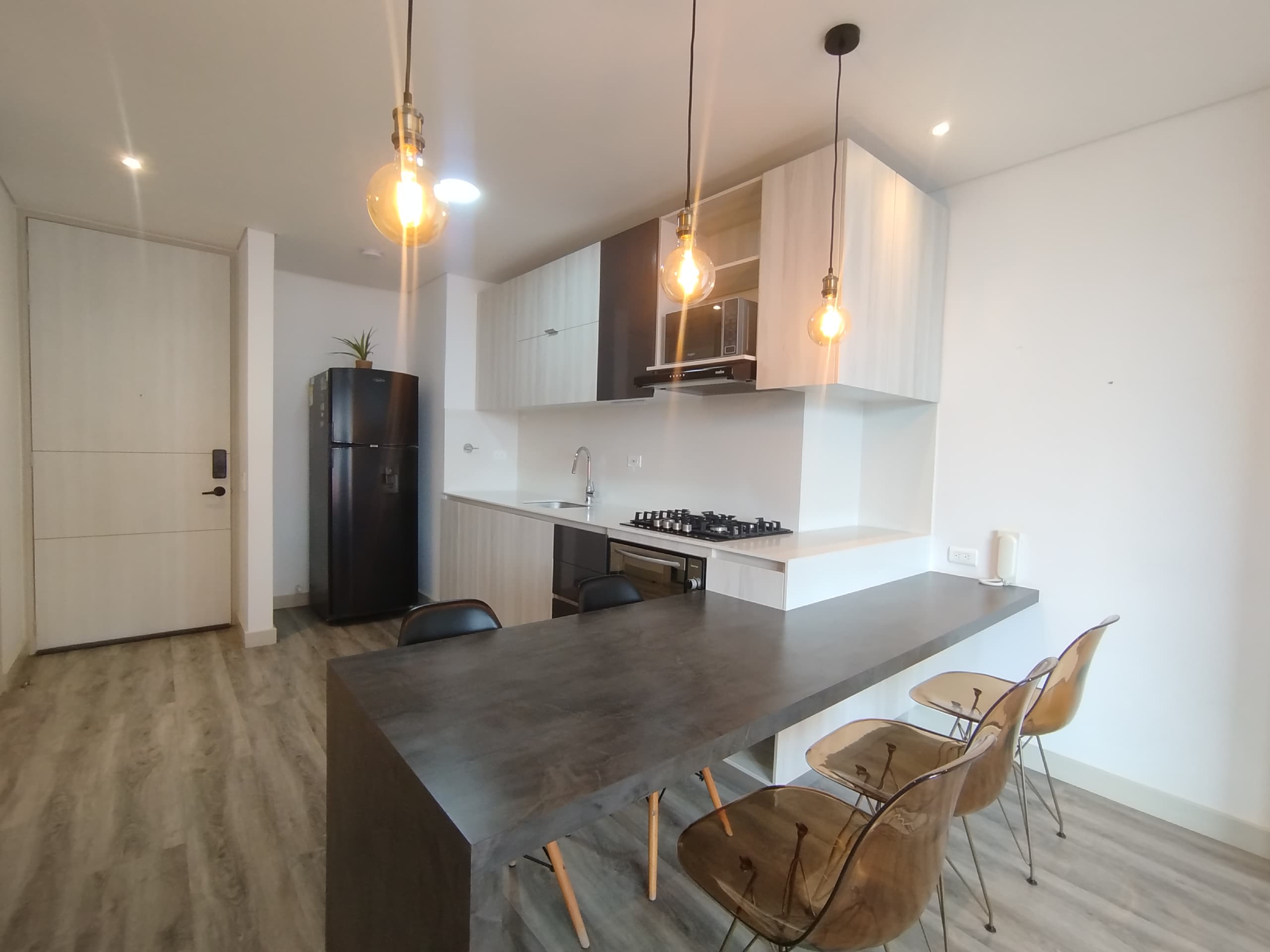 Apartamento en arriendo en Los Balsos, Poblado, Medellín — foto 2 de 20
