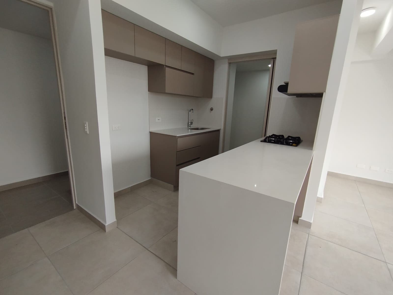 Apartamento en arriendo en Maria Auxiliadora, Sabaneta — foto 1 de 14