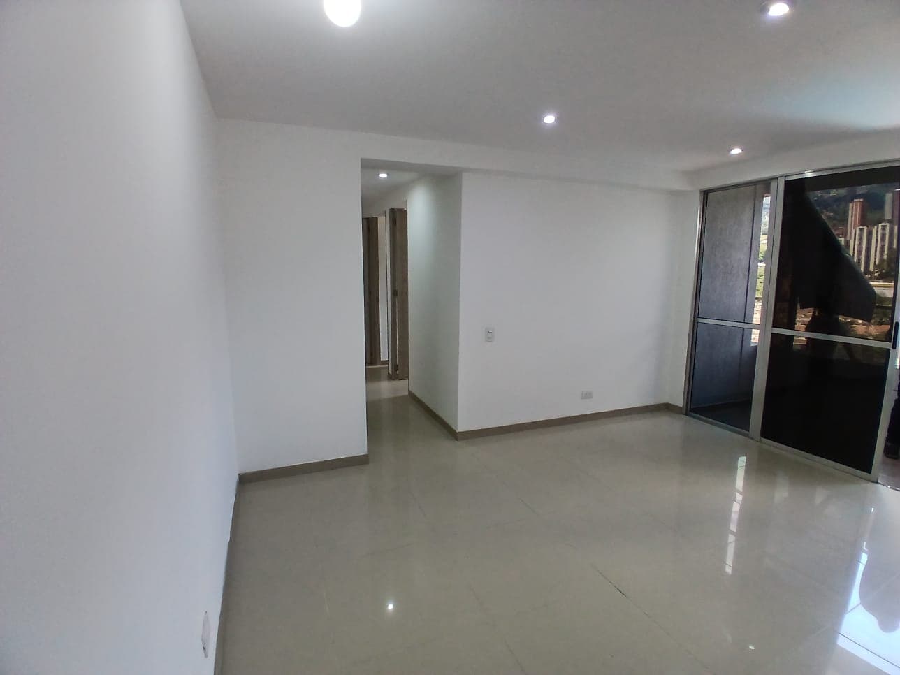 Apartamento en arriendo en San German, Laureles, Medellín — foto 2 de 11