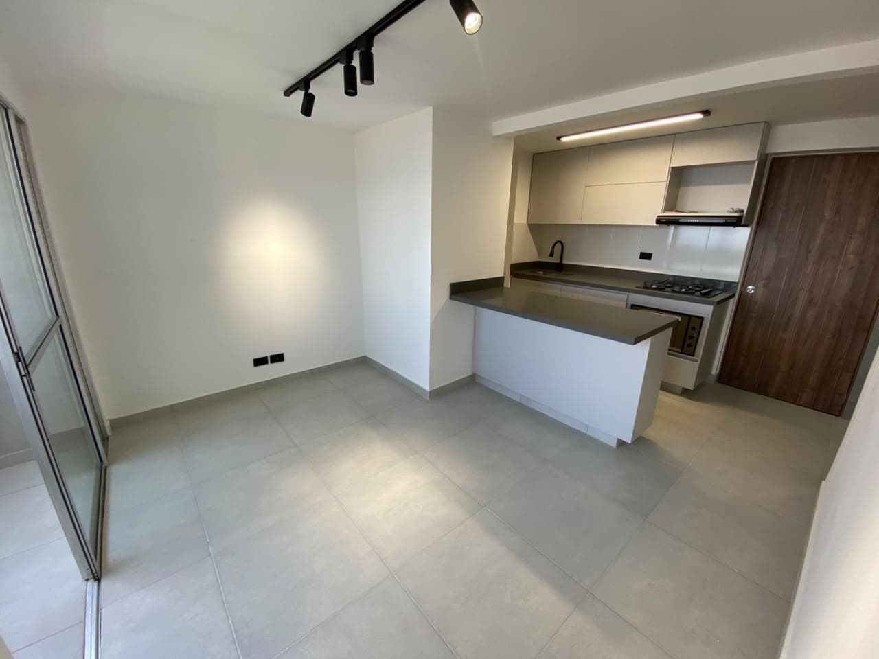 Apartamento en arriendo en Maria Auxiliadora, Sabaneta — foto 3 de 17