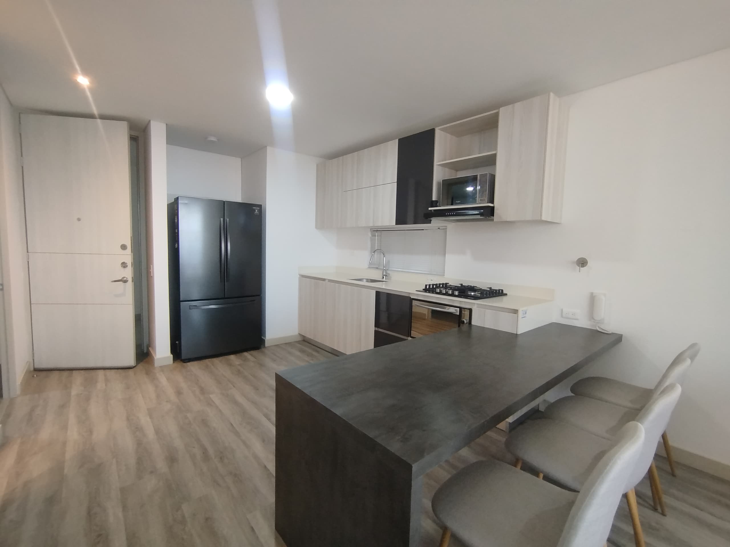 Apartamento en arriendo en Los Balsos, Poblado, Medellín — foto 3 de 20