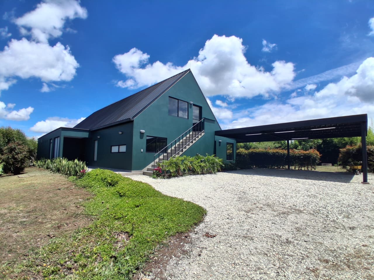 Casa Campestre en arriendo en La Ceja — foto 1 de 20