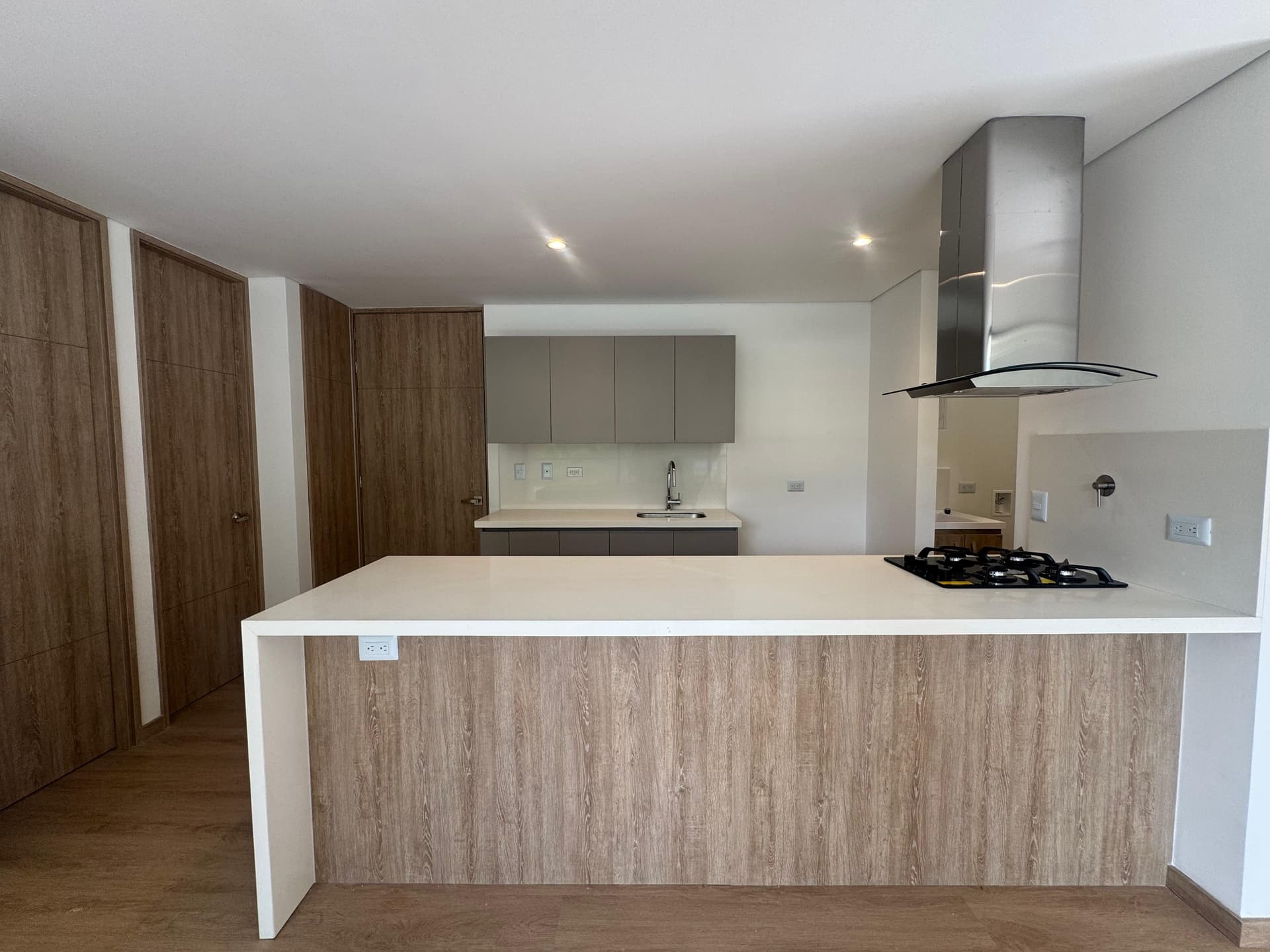 Apartamento en arriendo en El Retiro Campestre — foto 1 de 14