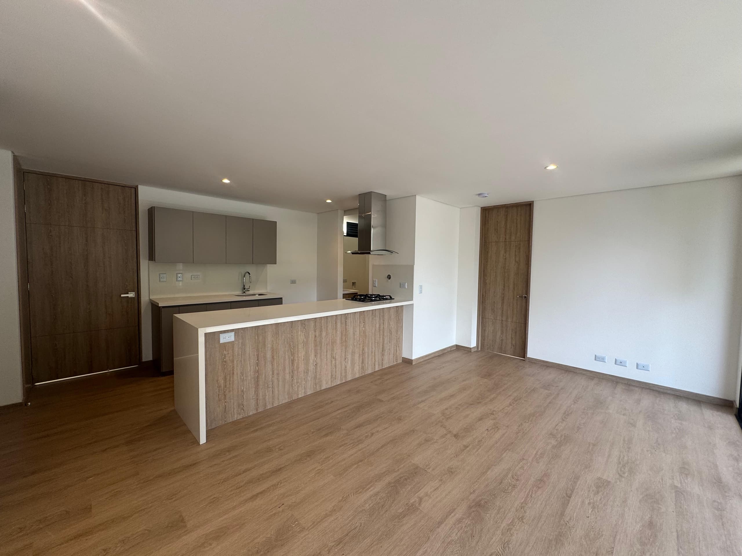Apartamento en arriendo en El Retiro Campestre — foto 3 de 14