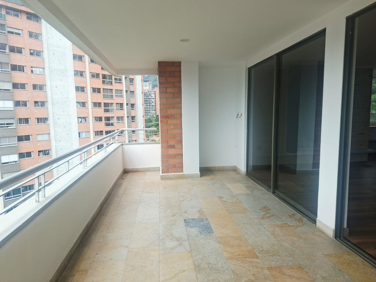 Apartamento en arriendo en La Calera, Poblado, Medellín — foto 5 de 20