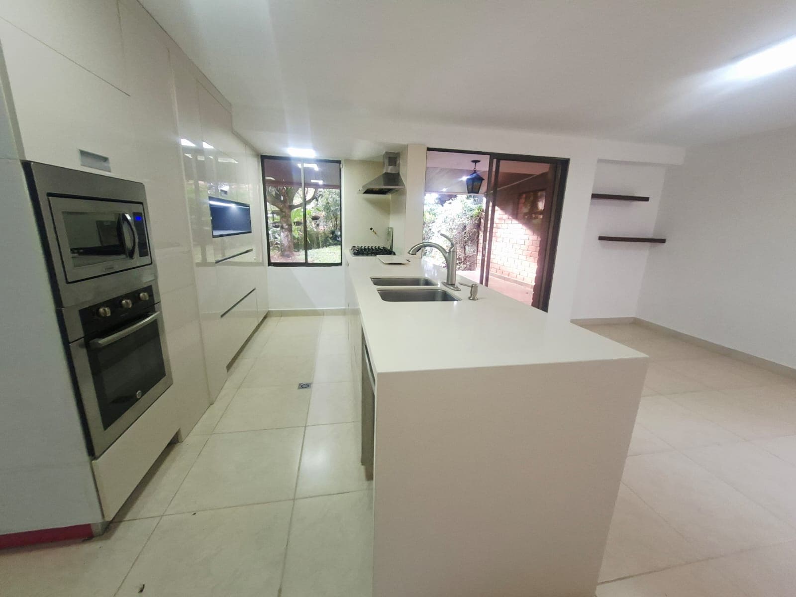 Apartamento en arriendo en El Tesoro, Poblado, Medellín — foto 2 de 20