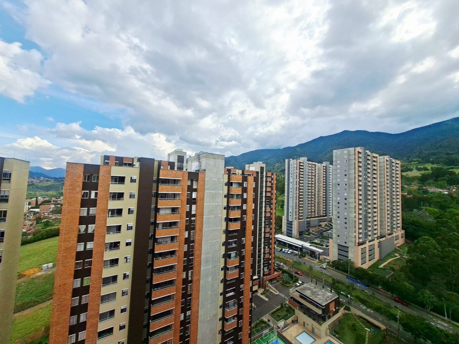 Apartamento en arriendo en La Ferreira, La Estrella — foto 1 de 17