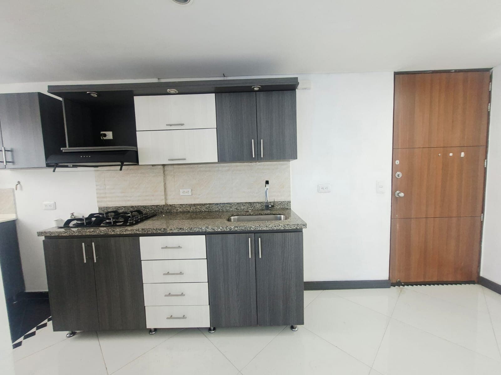 Apartamento en arriendo en La Ferreira, La Estrella — foto 5 de 17