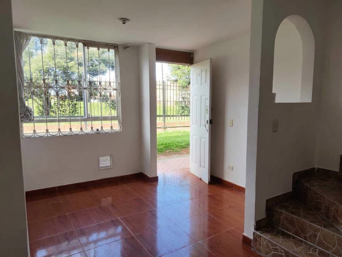 Casa Vivienda en arriendo en San Mateo, Soacha — foto 1 de 16