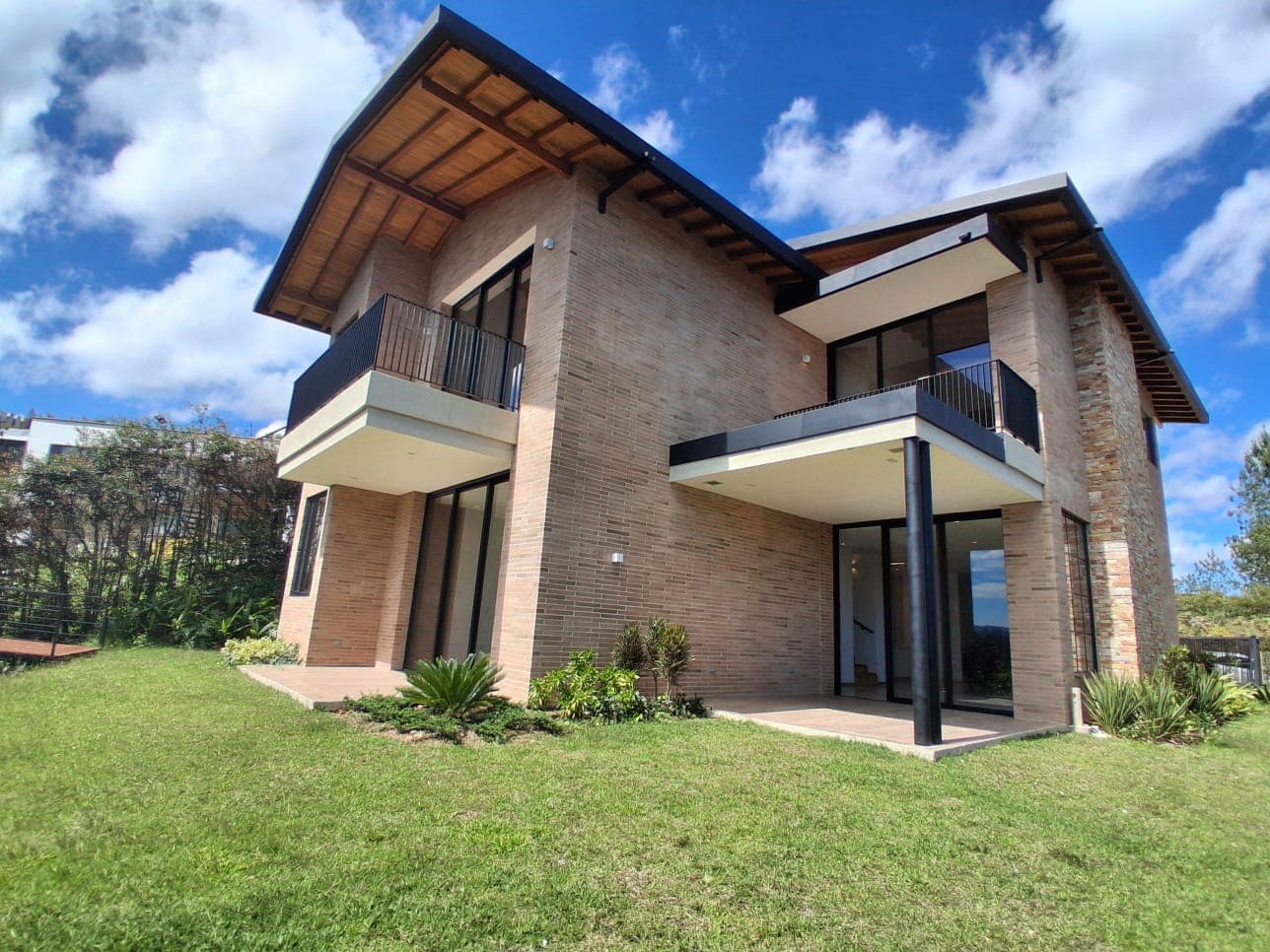 Casa Vivienda en arriendo en El Retiro — foto 1 de 20