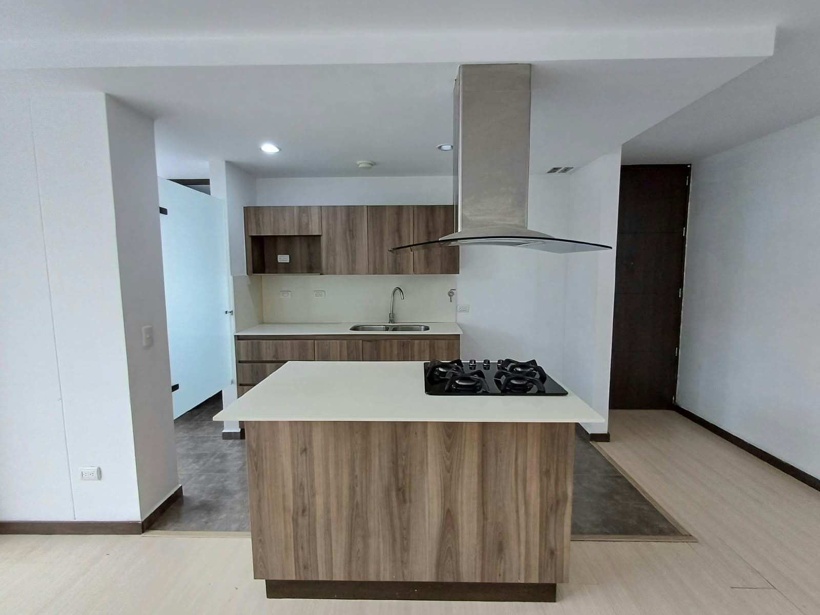 Apartamento En Arriendo En Transversal Intermedia, Medellín