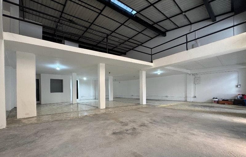 Bodega en arriendo en Guayabal, Belen, Medellín — foto 3 de 17
