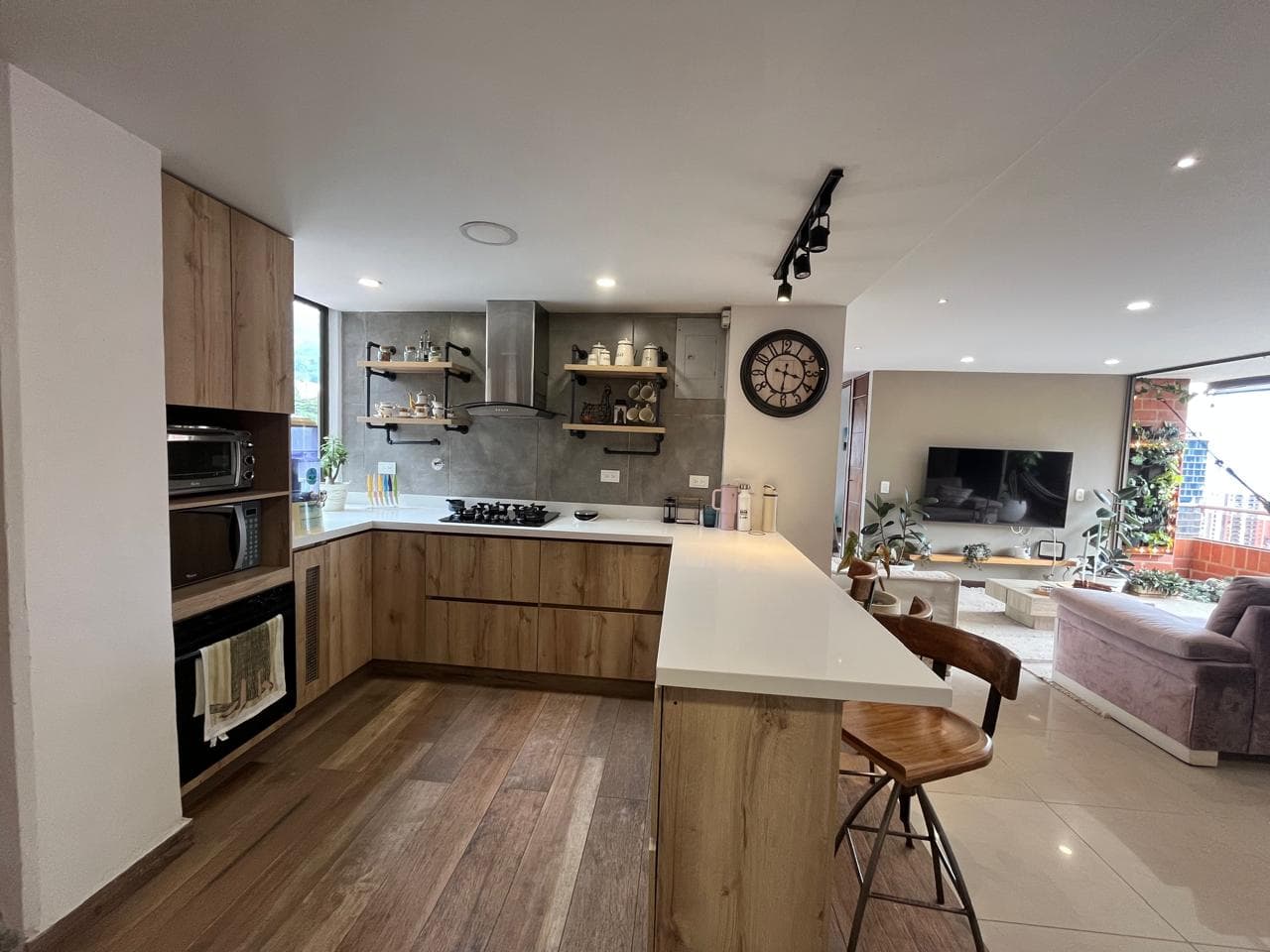Apartamento en arriendo en Las Lomas, Poblado, Medellín — foto 3 de 20