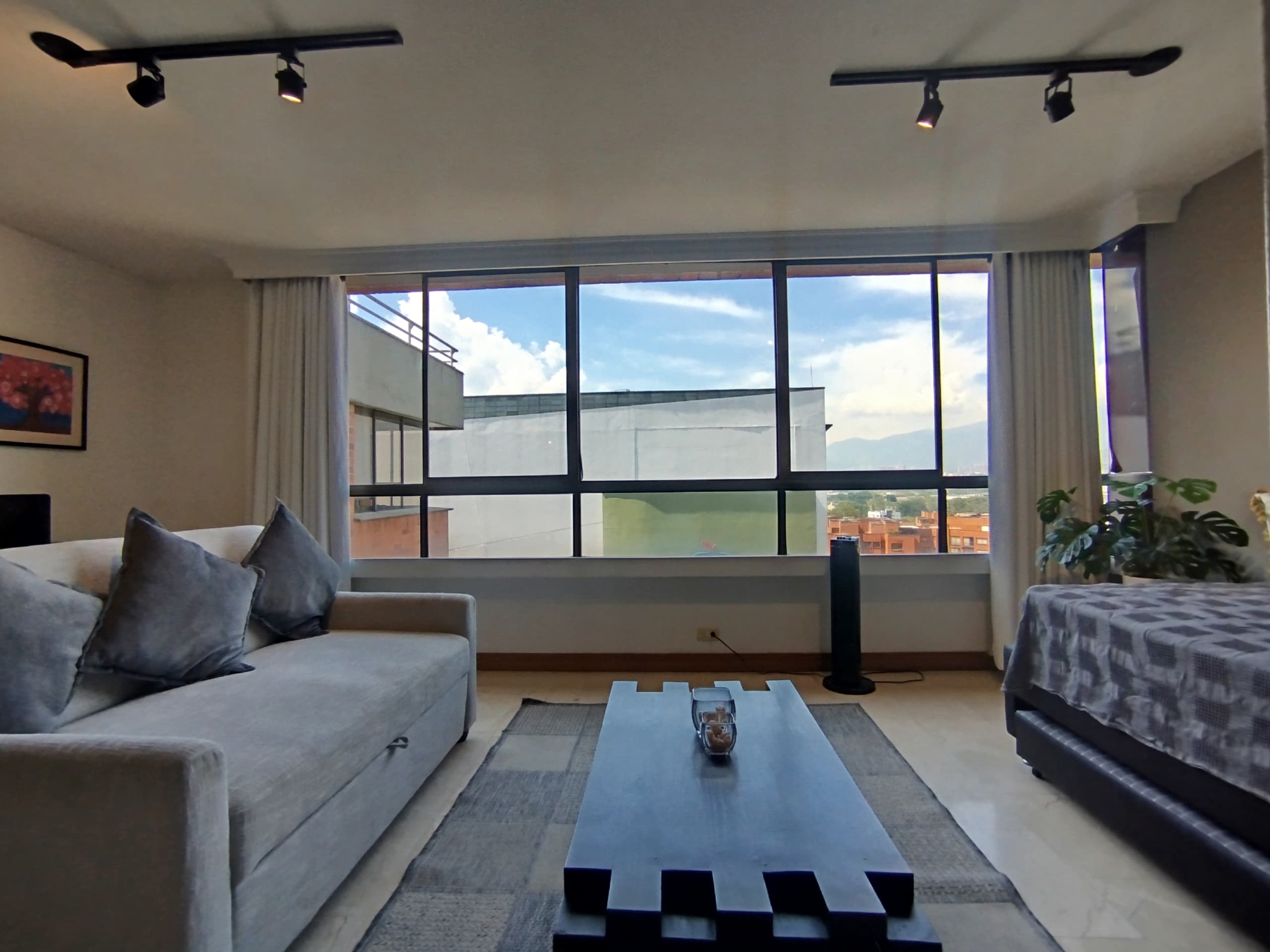 Apartamento en arriendo en Oviedo, Poblado, Medellín — foto 3 de 16