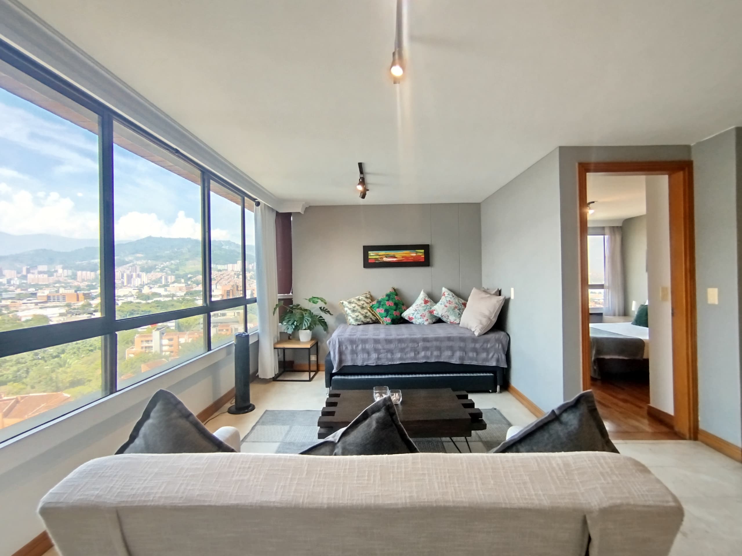 Apartamento en arriendo en Oviedo, Poblado, Medellín — foto 4 de 16