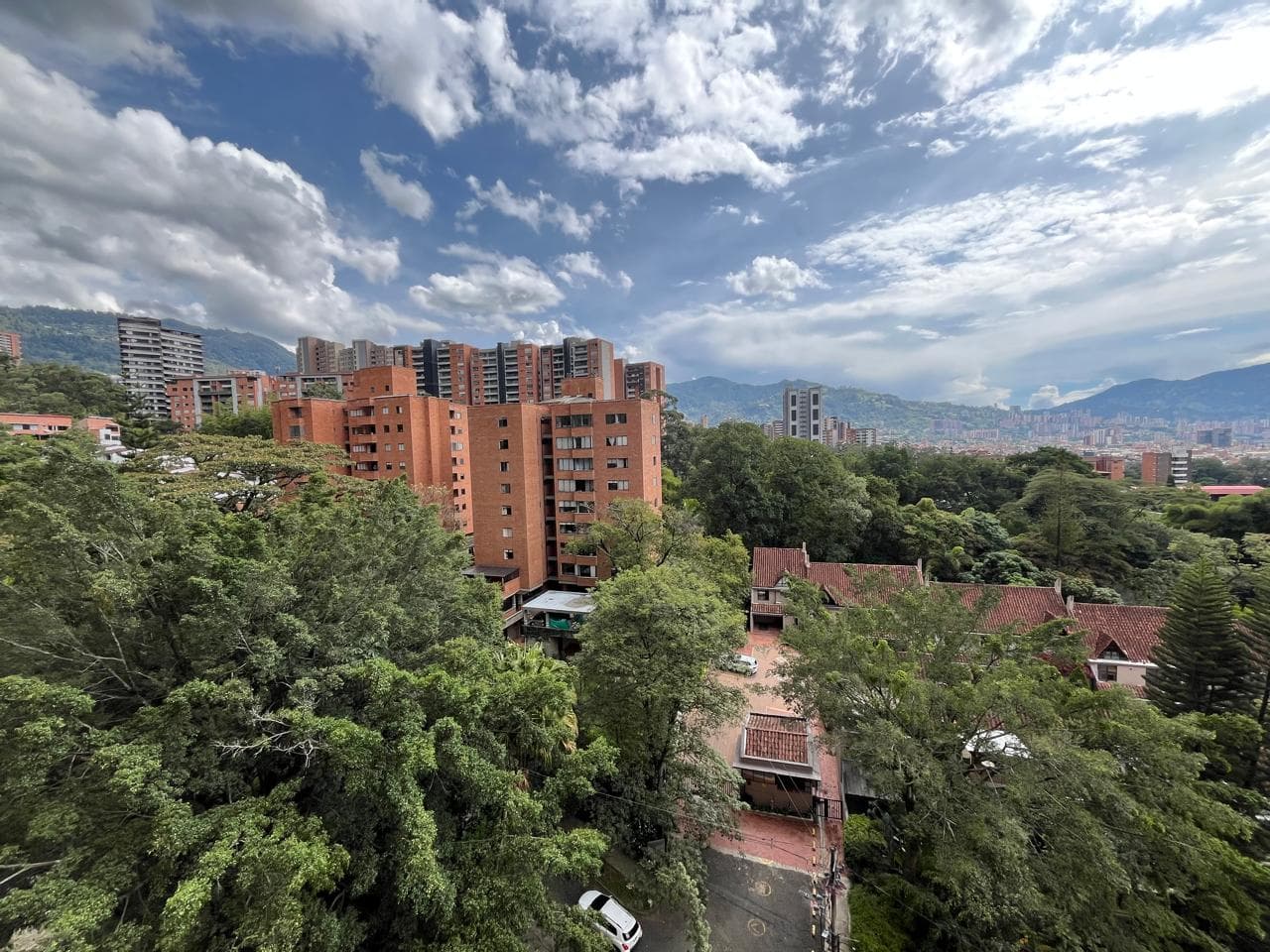 Apartamento en arriendo en El Campestre, Poblado, Medellín — foto 1 de 20