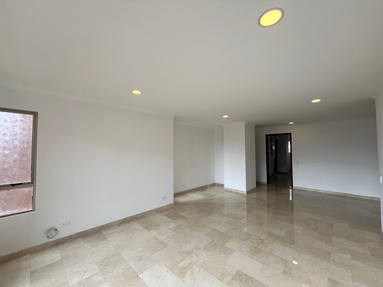 Apartamento en arriendo en El Campestre, Poblado, Medellín — foto 3 de 20