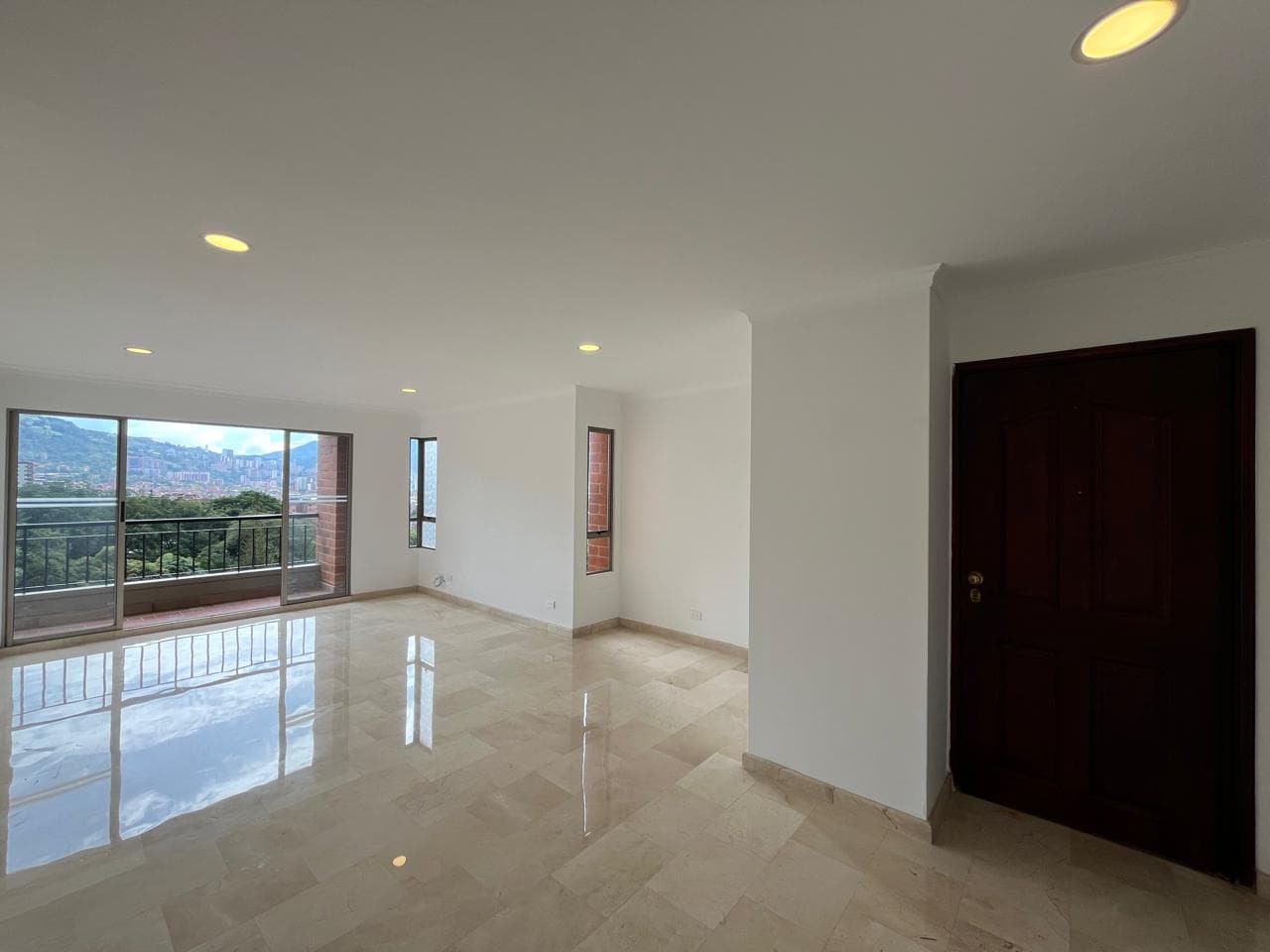 Apartamento en arriendo en El Campestre, Poblado, Medellín — foto 4 de 20