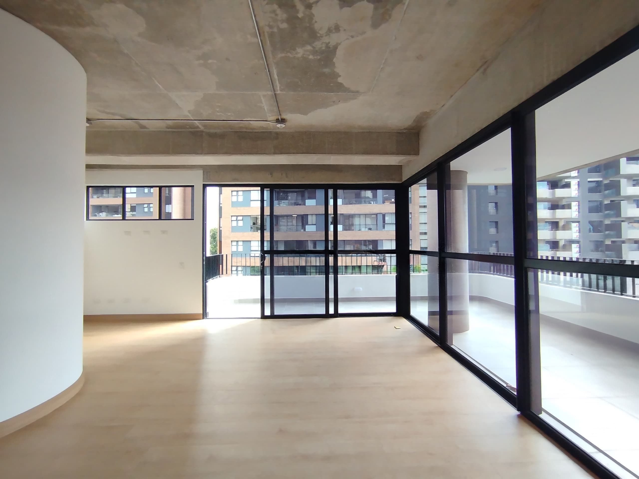 Apartamento en arriendo en Lalinde, Poblado, Medellín — foto 2 de 20
