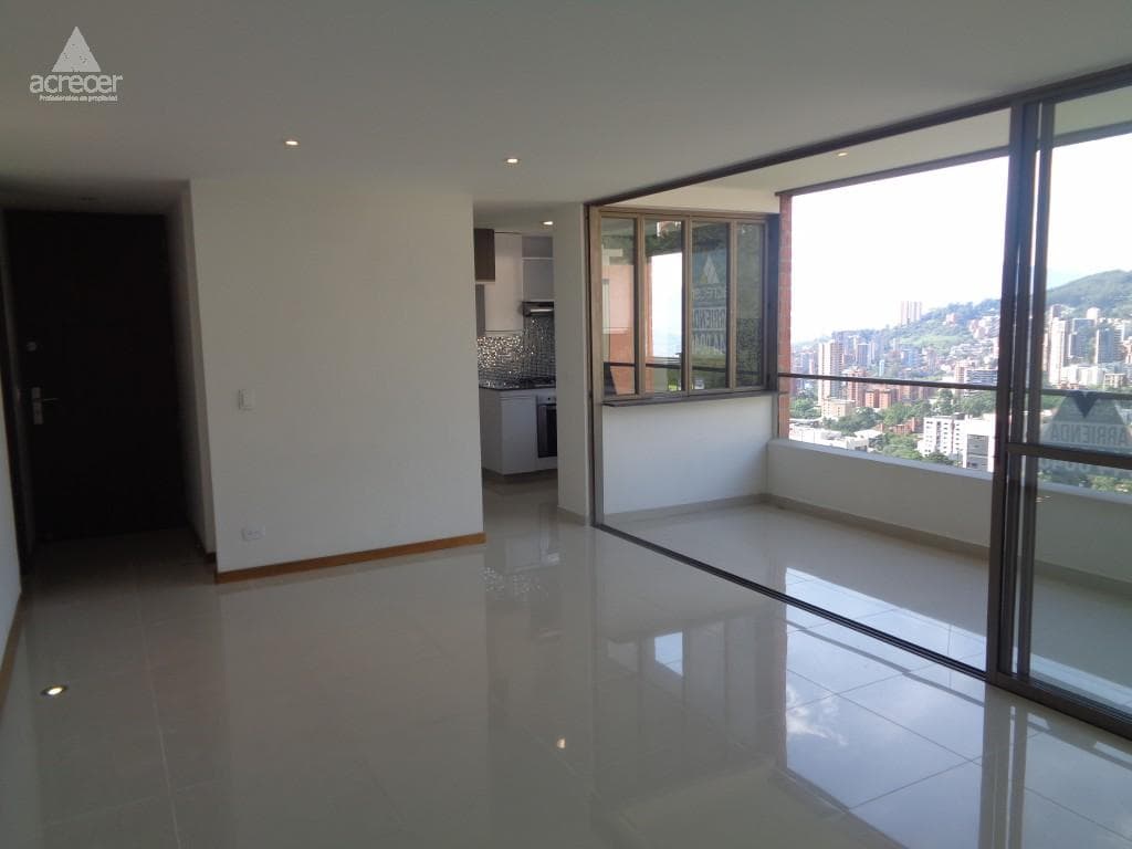 Apartamento en arriendo en Los Balsos, Poblado, Medellín — foto 1 de 20