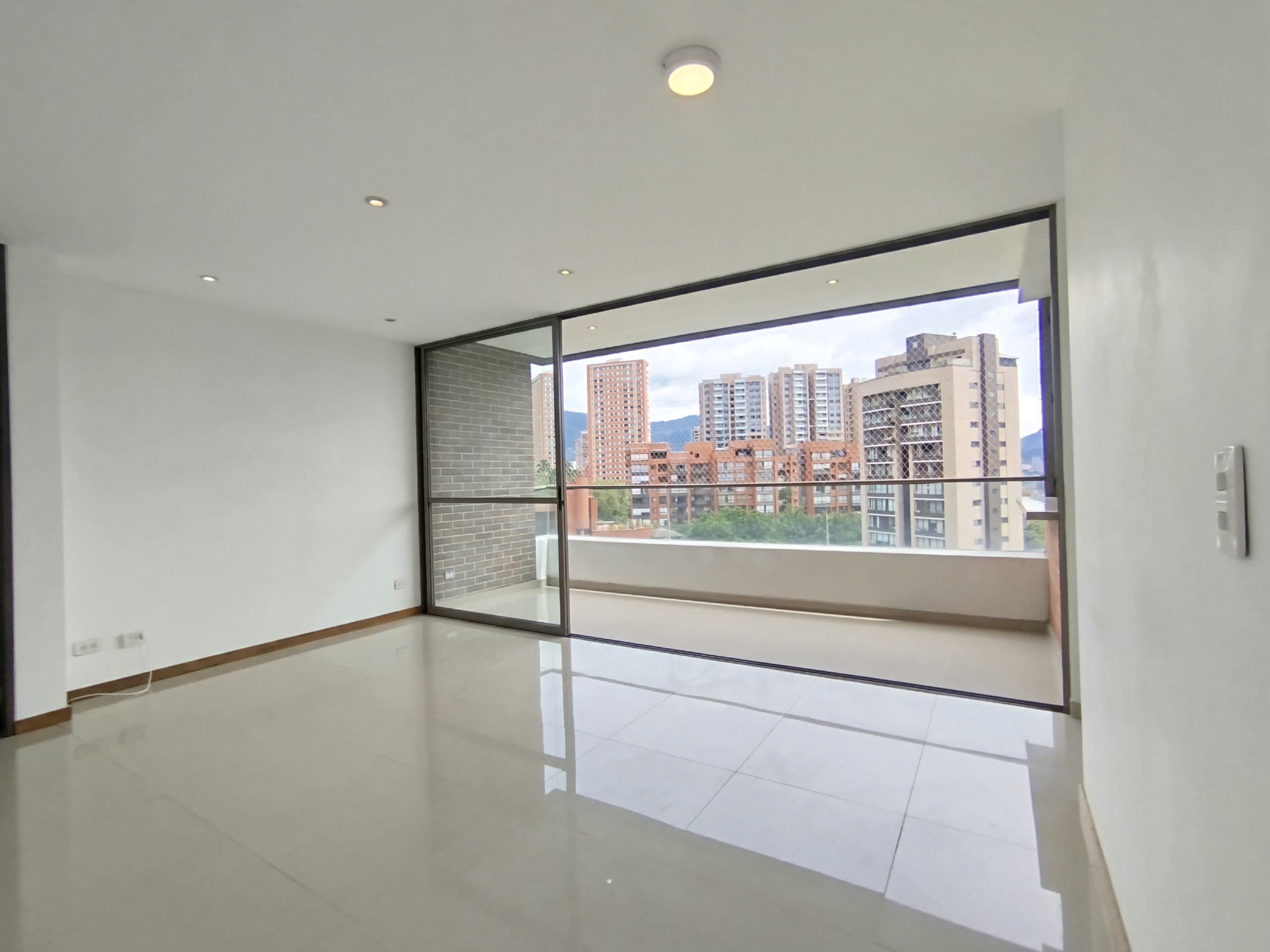 Apartamento en arriendo en Los Balsos, Poblado, Medellín — foto 4 de 20