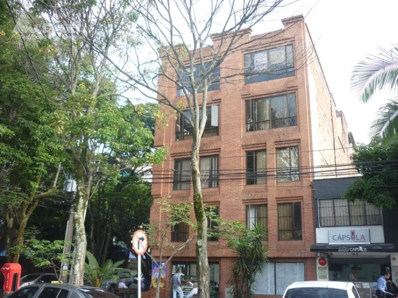 Oficina en arriendo en Suramericana, Laureles, Medellín — foto 1 de 14
