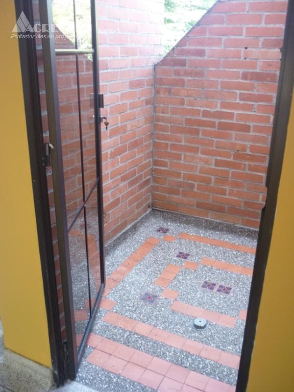 Oficina en arriendo en Suramericana, Laureles, Medellín — foto 4 de 14