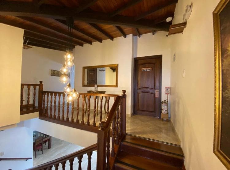 Casa Comercial en arriendo en Laureles, Medellín — foto 1 de 13