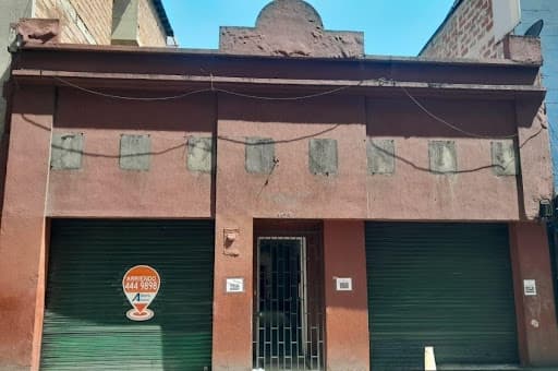 Casa Comercial en arriendo en La Candelaria, Centro, Medellín — foto 1 de 20