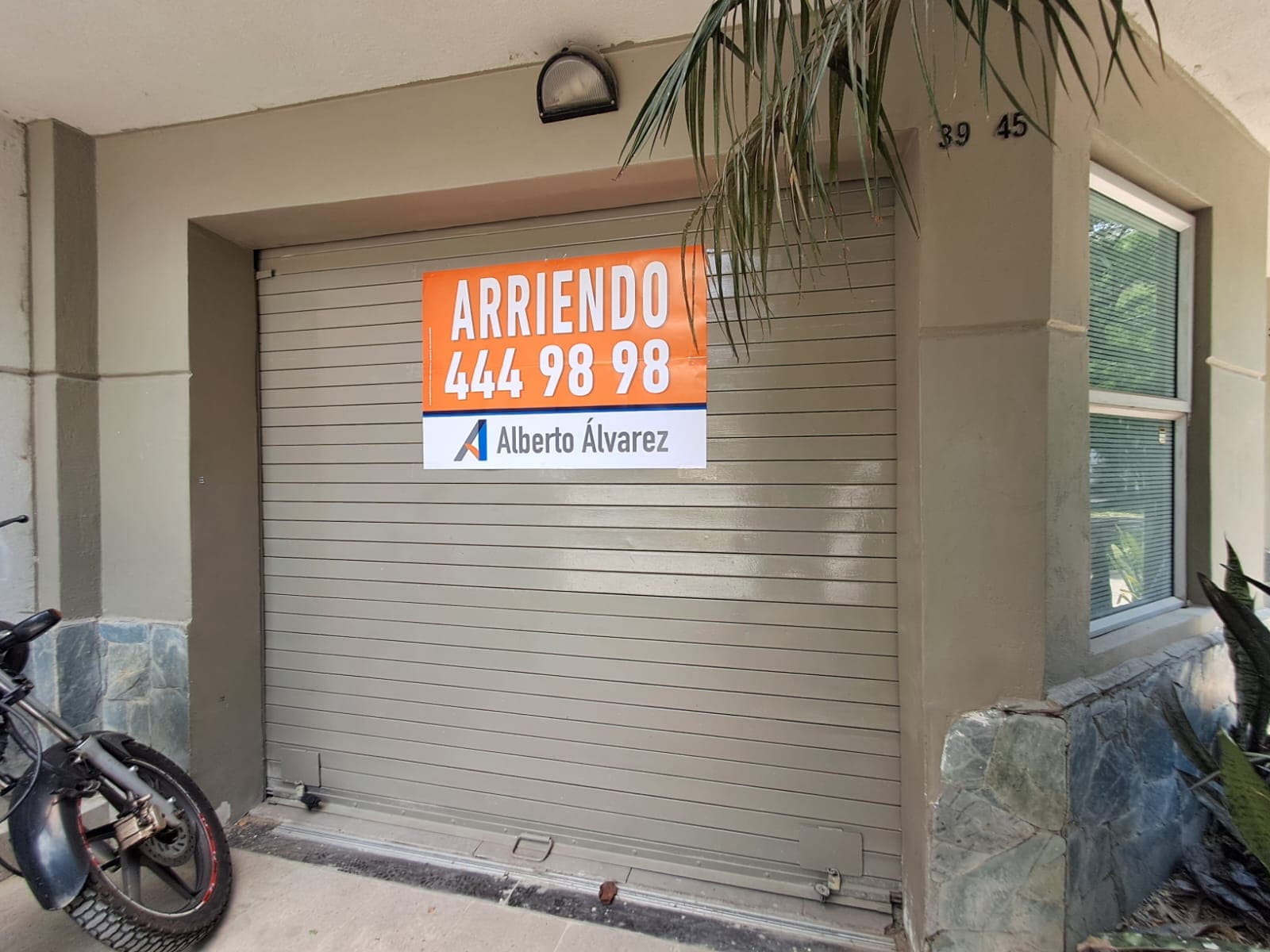 Local en arriendo en Conquistadores, Laureles, Medellín — foto 1 de 12