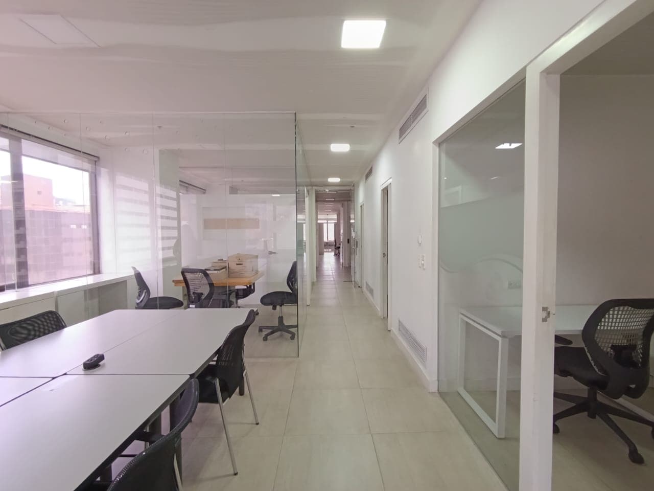 Oficina en arriendo en La Candelaria, Centro, Medellín — foto 1 de 20
