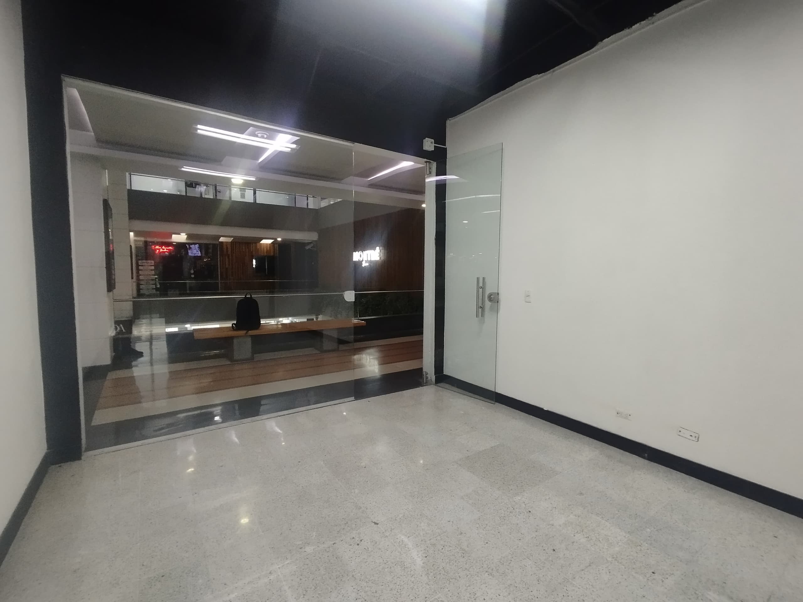 Local en arriendo en Milla De Oro, El Poblado, Medellín — foto 1 de 14