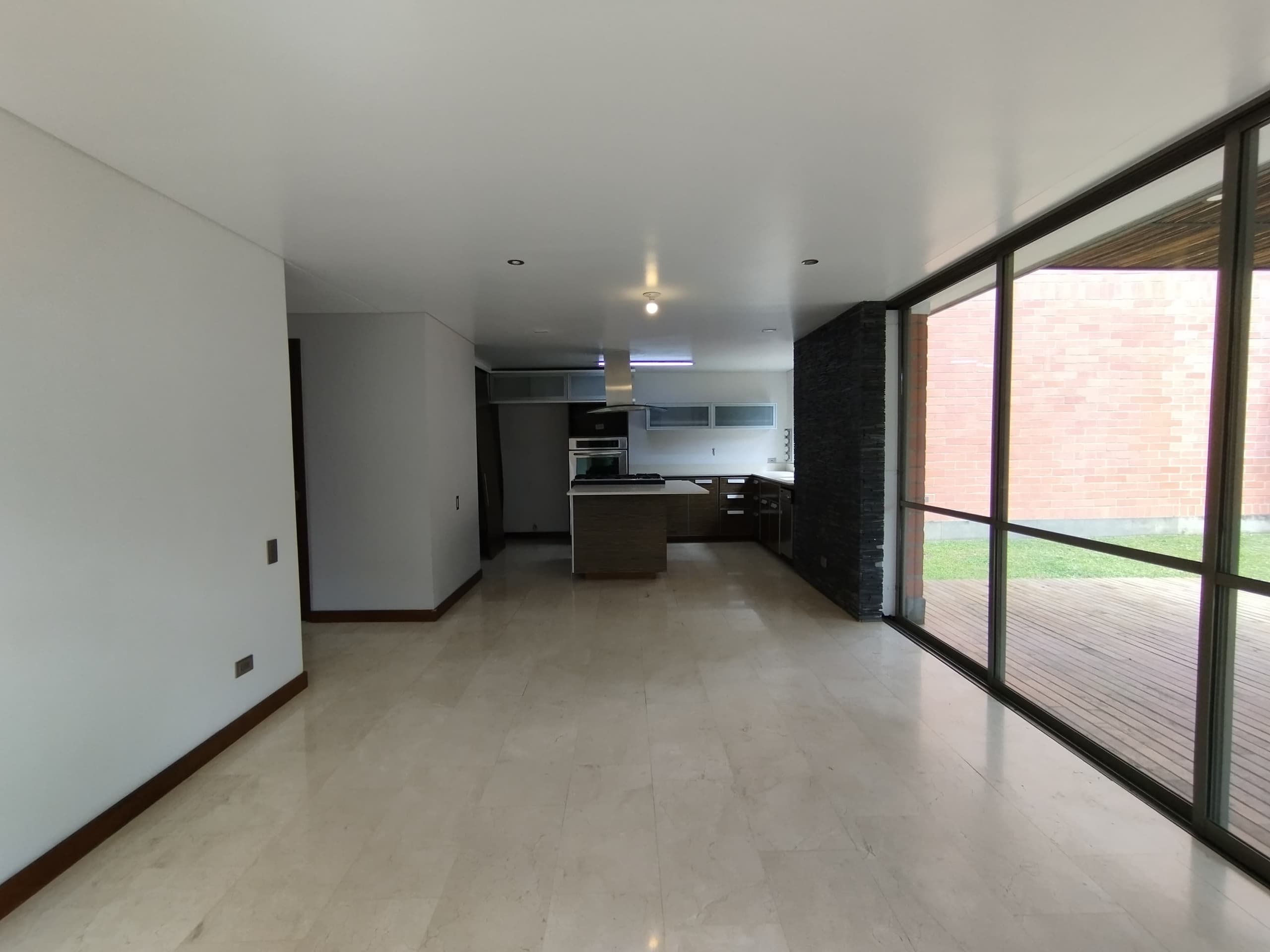 Casa Vivienda en arriendo en Loma Del Atravesado, Envigado — foto 1 de 20