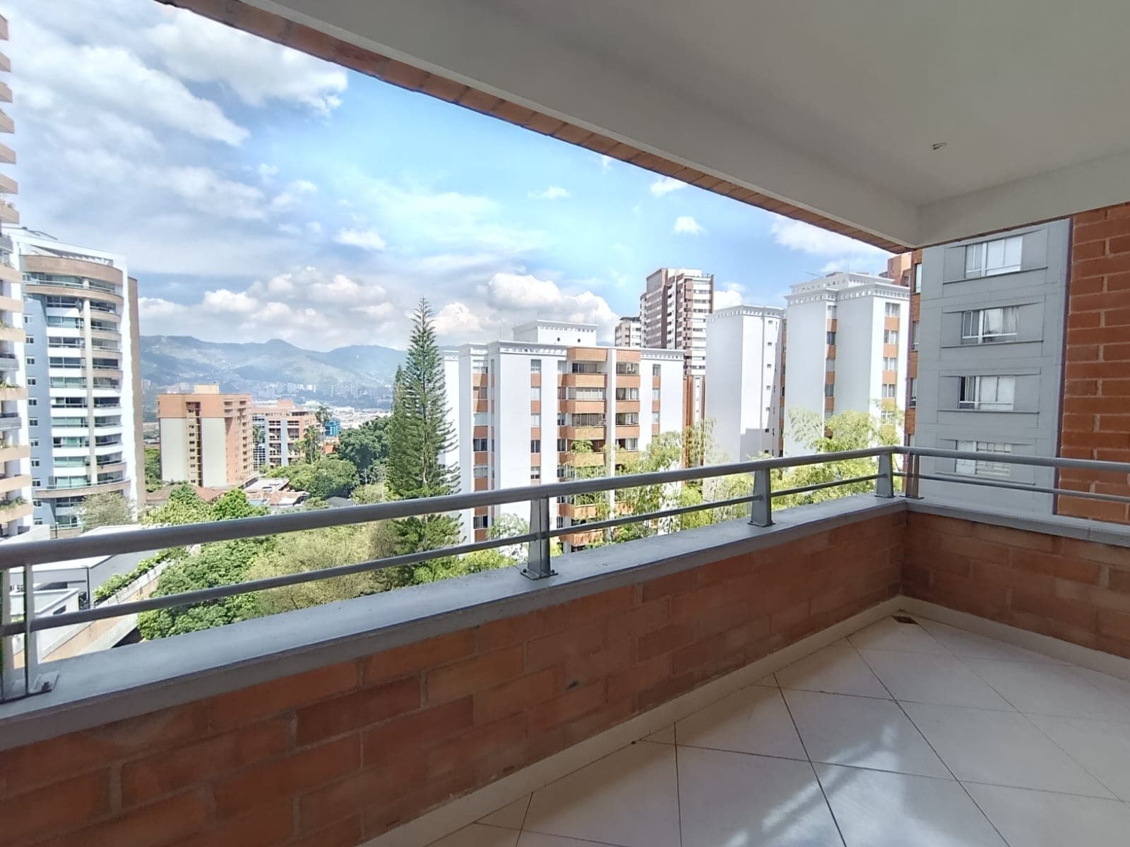 Apartamento en arriendo en Castropol, El Poblado, Medellín — foto 1 de 20