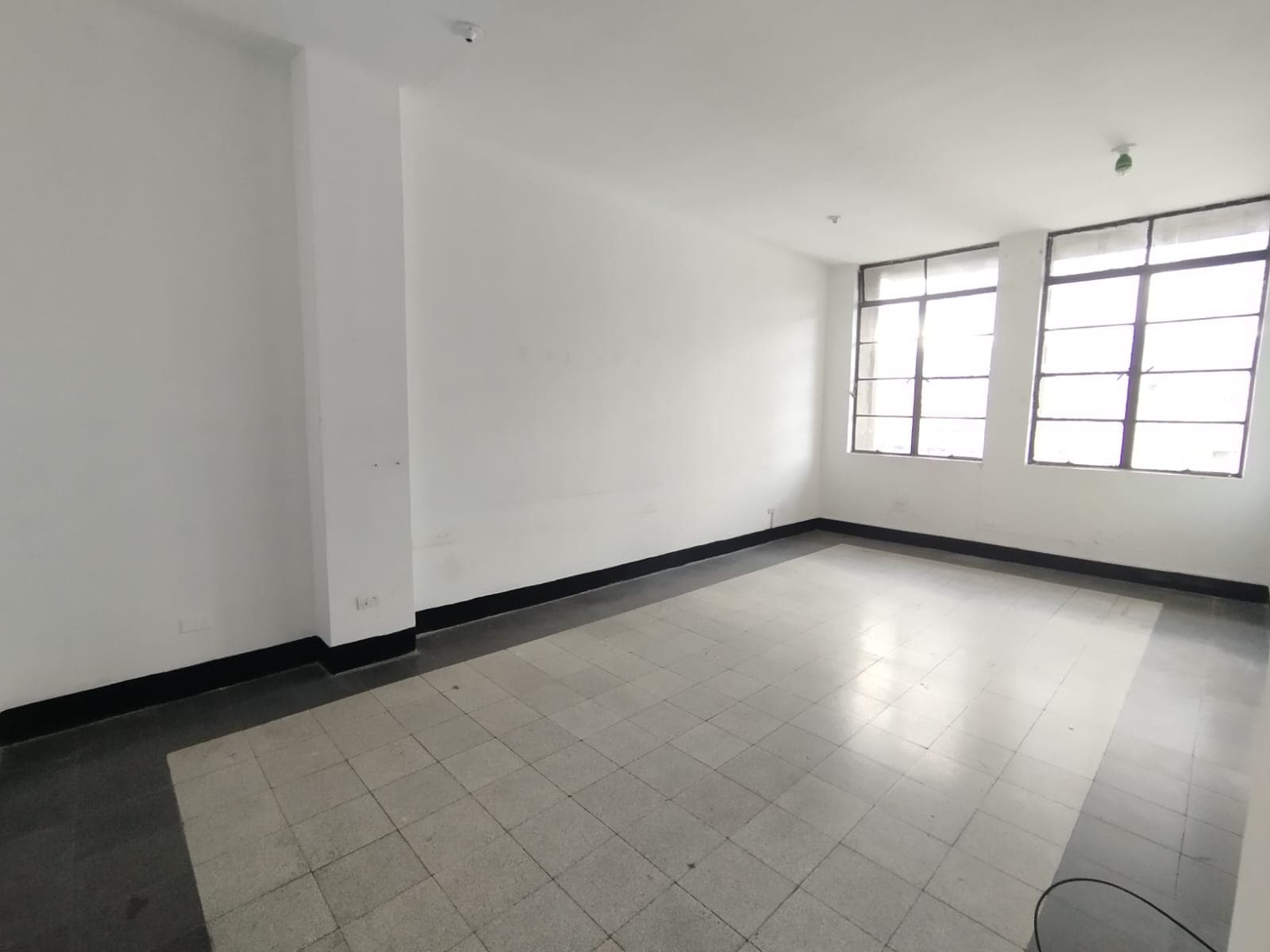 Oficina en arriendo en Centro, Medellín — foto 1 de 9