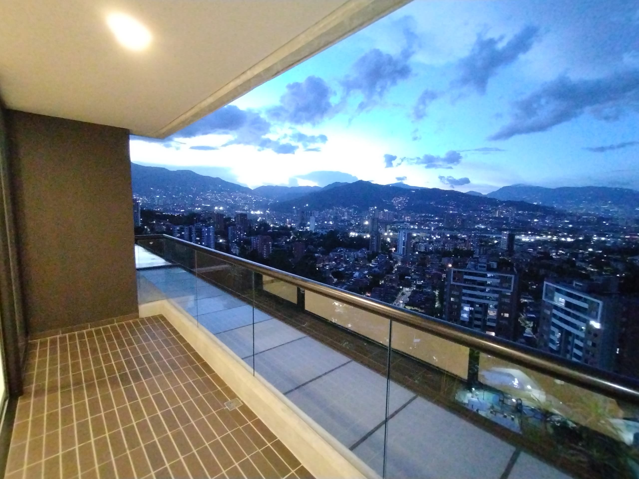 Apartamento en arriendo en El Trianón, Envigado — foto 1 de 20