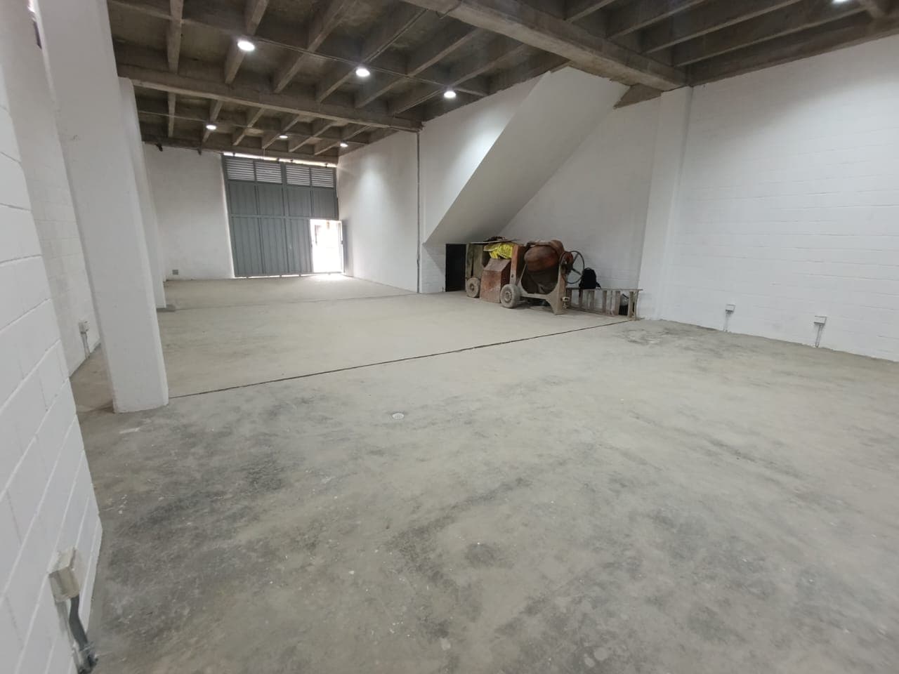 Bodega en arriendo en La Candelaria, Centro, Medellín — foto 1 de 13