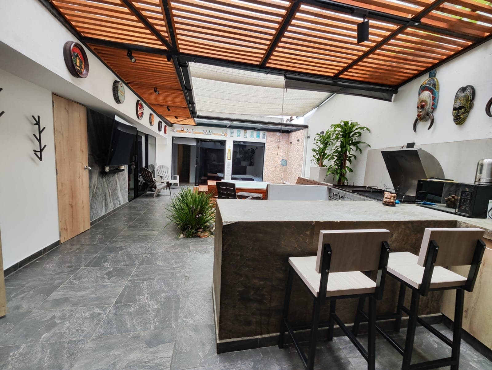 Local en arriendo en Patio Bonito, El Poblado, Medellín — foto 1 de 20