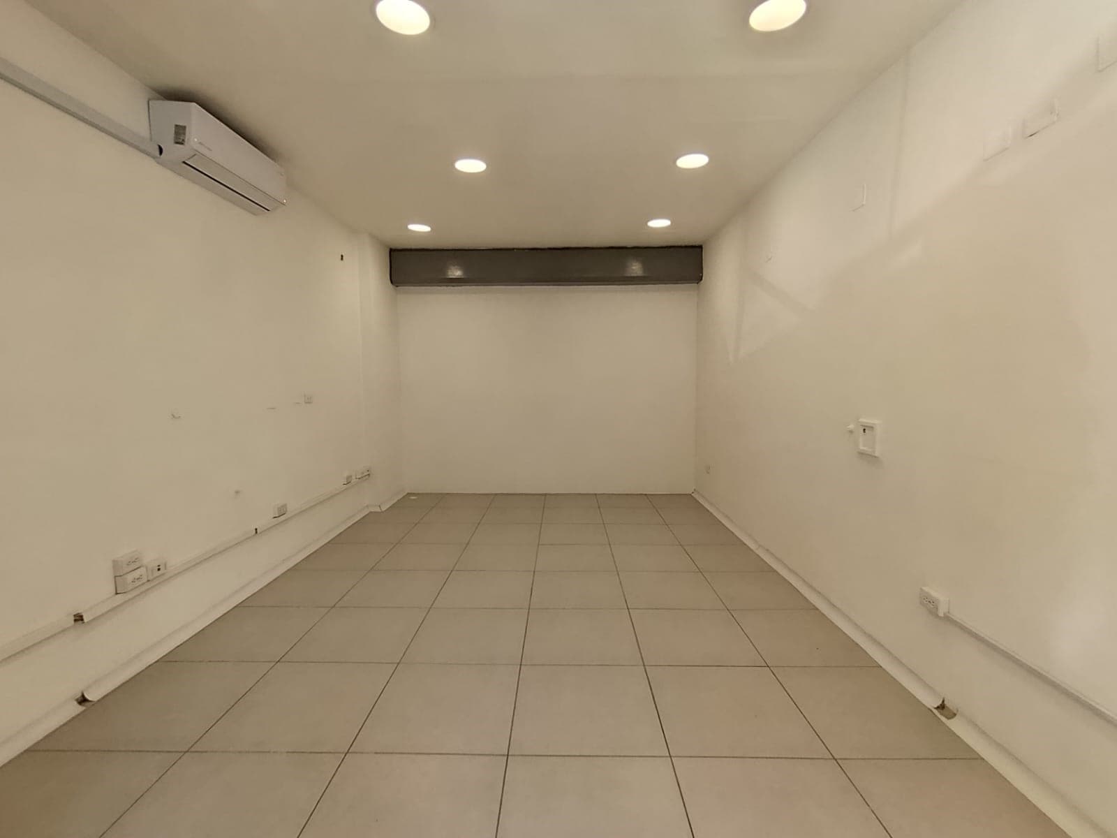 Local en arriendo en El Poblado, Medellín — foto 1 de 12