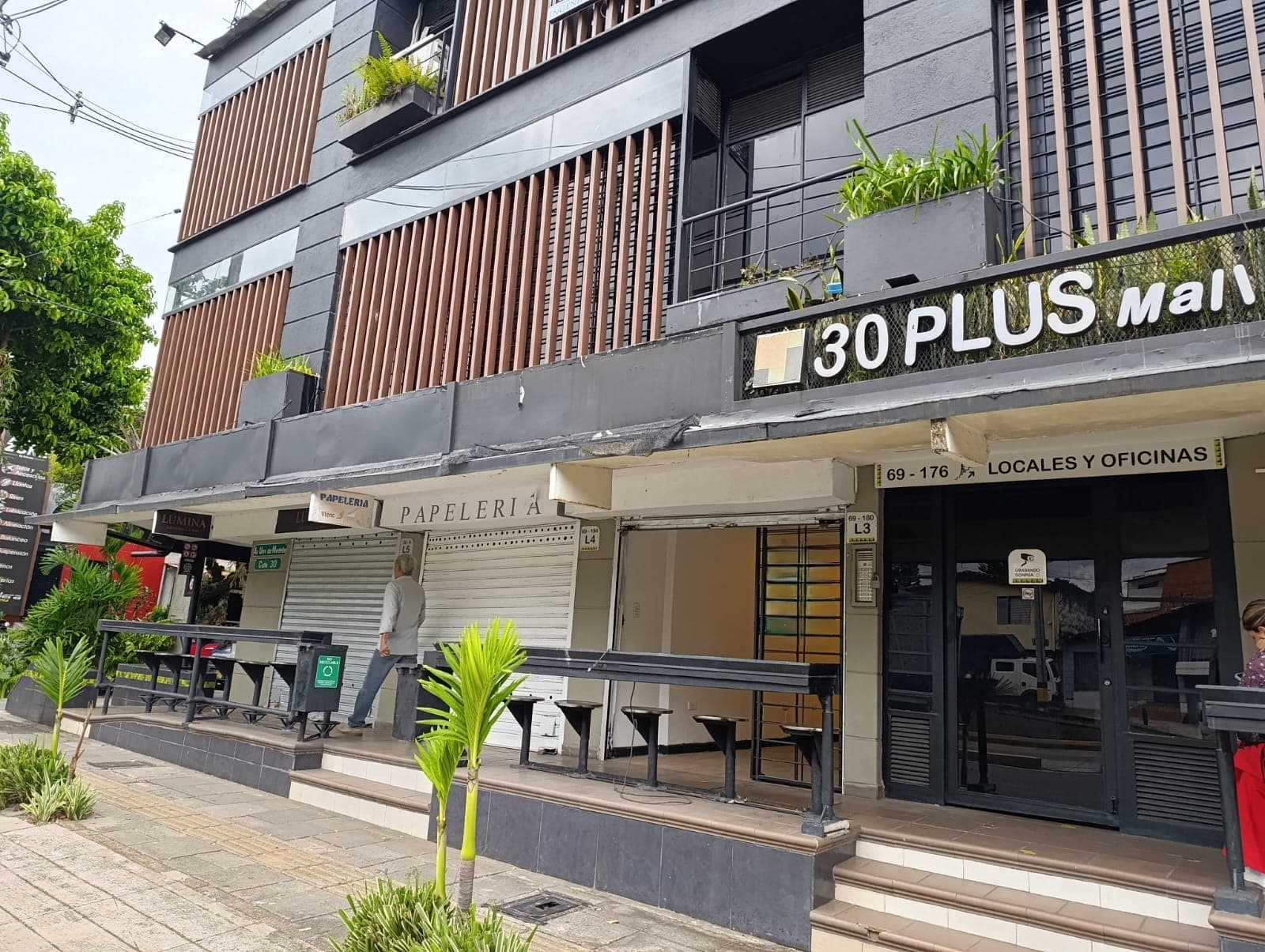 Local en arriendo en Rosales, Belen, Medellín — foto 1 de 11