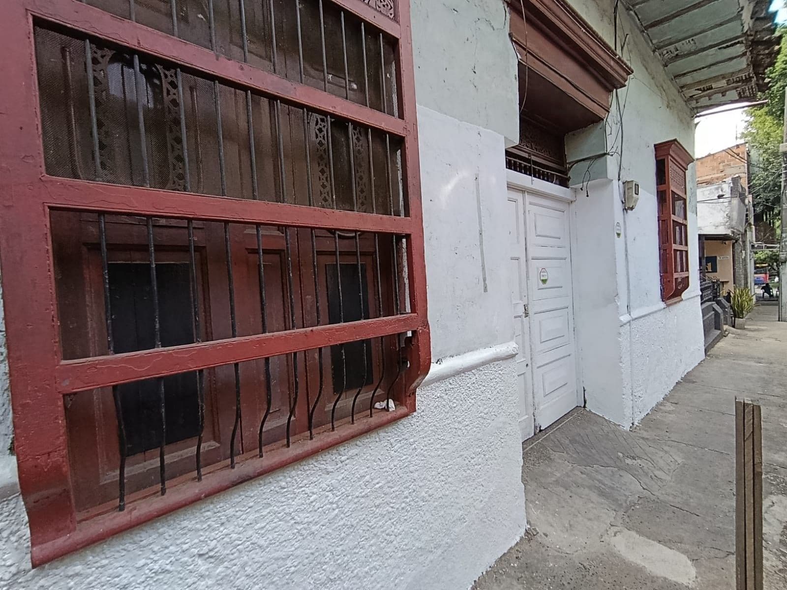 Casa Comercial en arriendo en Santa Mónica, La America, Medellín — foto 1 de 9